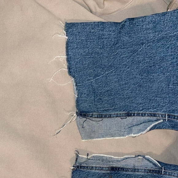 Zara dark wash kick flare jeans with split ankle detail. Size 8 women’s jeans. - Picture 4 of 5